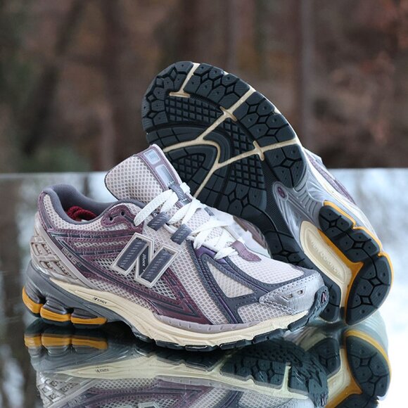 New Balance 1906R Licorice - Picture 5 of 13